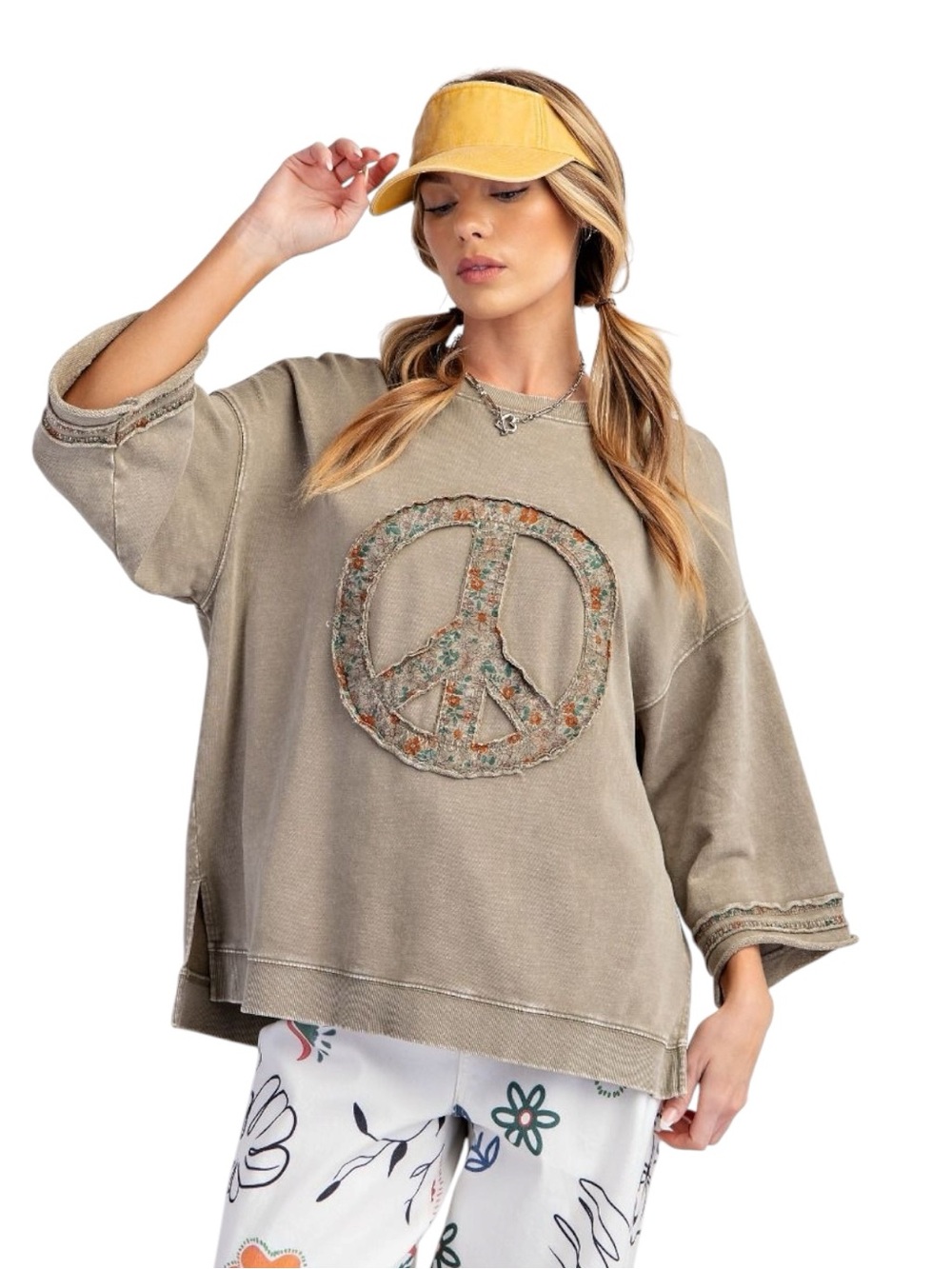 Easel Mineral Washed Terry Sweatshirt w/Floral Peace Sign Sz M Like New